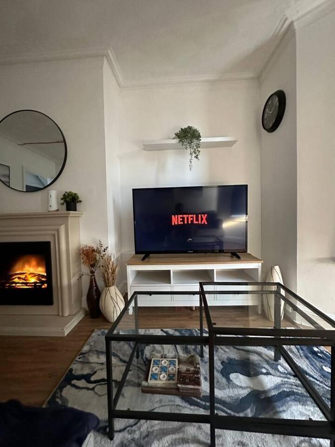 3 Bed Flat With Pool Table Cambridge Exterior photo