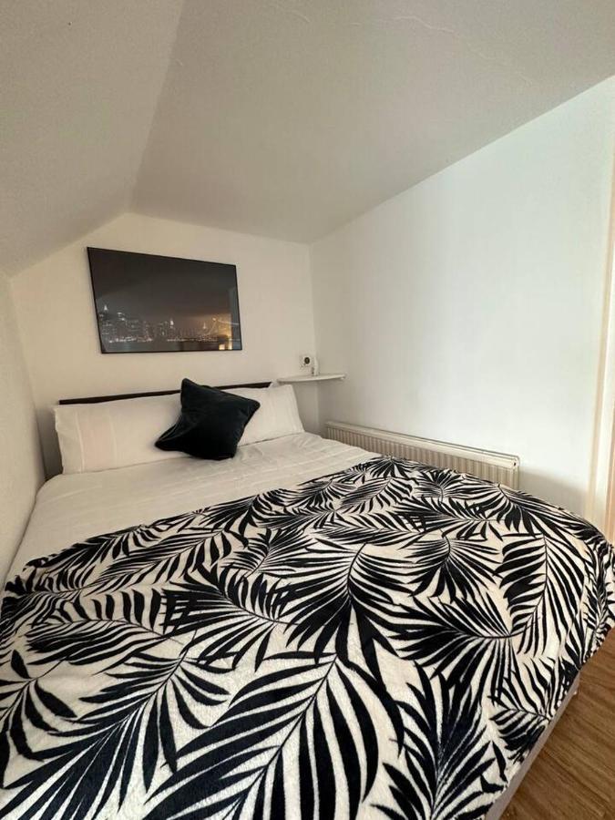 3 Bed Flat With Pool Table Cambridge Exterior photo